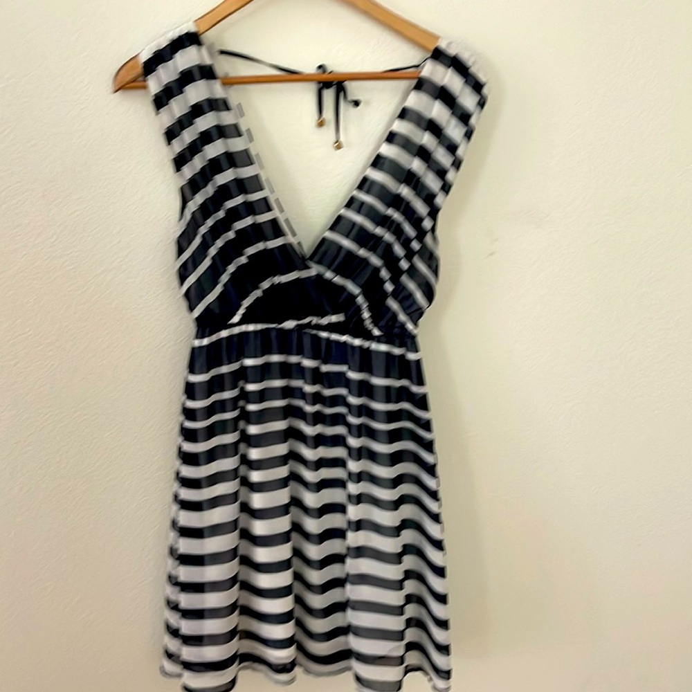 Cute Fun dress never worn was too small Navy white cleaver placed horizontal st